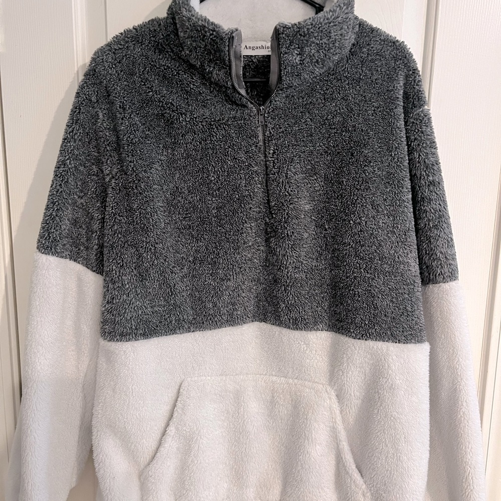 Angashion sweatshirt
